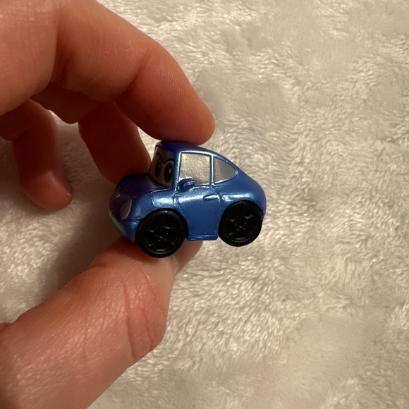 Disney Doorables Series 9 Rare Sally Carrera from Pixar's Cars - Picture 5 of 7